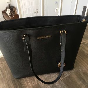 Michael Kors Jet Set Tote
